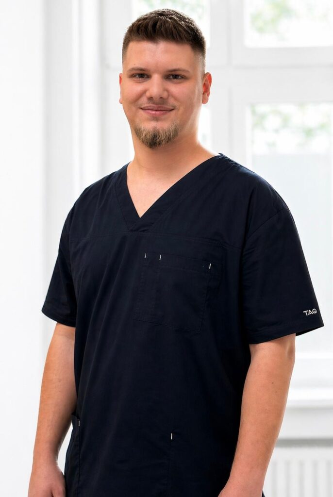 HUSZTI MÁRK